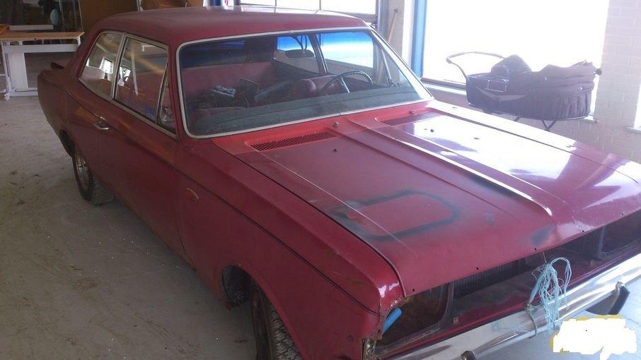 Opel rekord C 1,9s - Rekord 1900 s
1966
3 rat-gear

bilen son den var da jeg hentede den.. billede 1