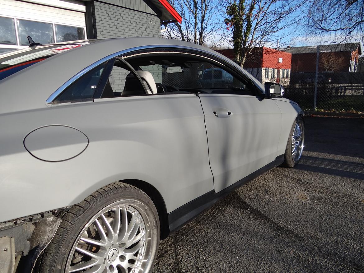 Mercedes Benz E klasse coupe folie billede 33