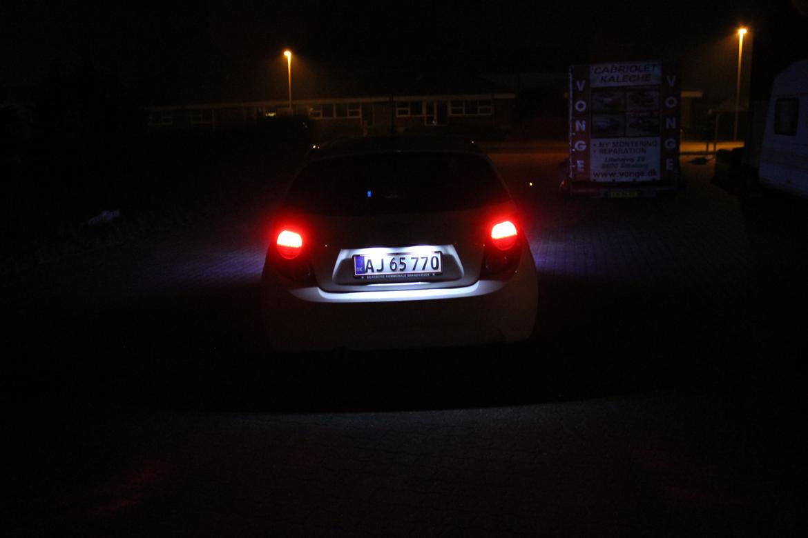 LED belysning - FÆRDIGT! - Med LED/SMD nummerpladelys i samme farve som fronten :) billede 1