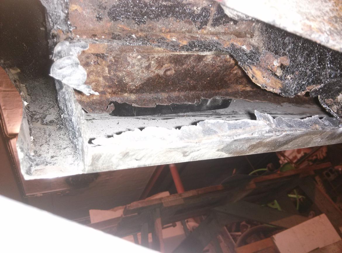 Dodge charger SE 1973 - Panel højre side, da popnittet plade kom af billede 68