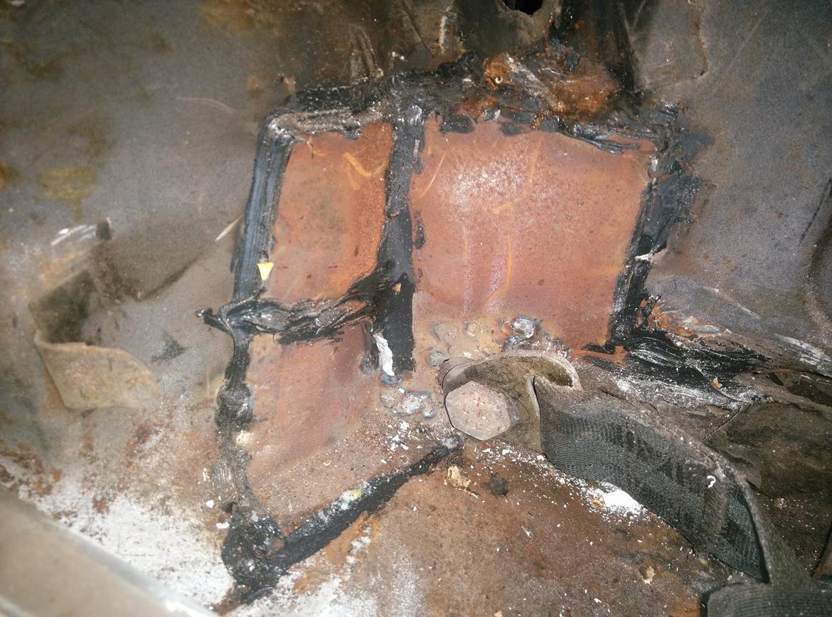 Dodge charger SE 1973 - Lap inde i bilen, også fuget og hæftet få steder.. er lavet om nu billede 70