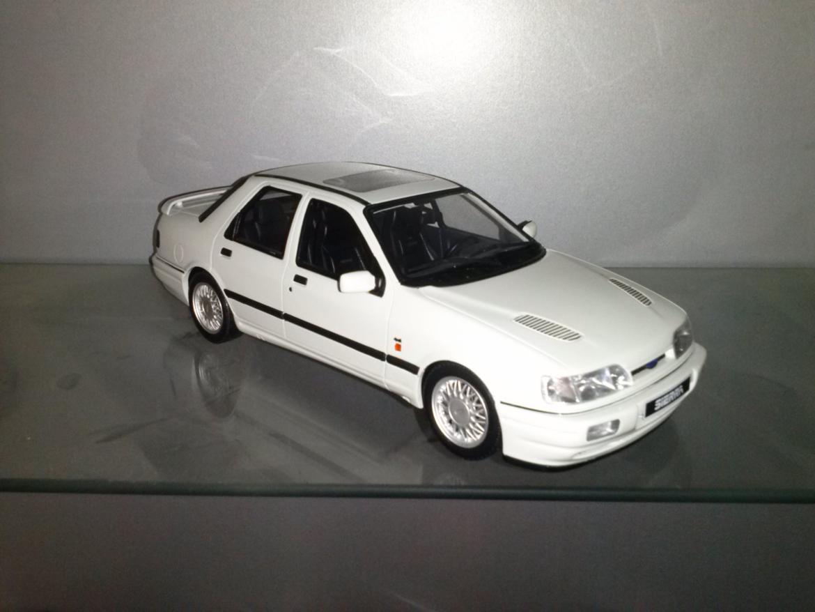Modelbiler 1:18 1:43 1:87 m.m. - Ford Sierra Cosworth 4X4    1:18   Nr.198/1500 billede 102