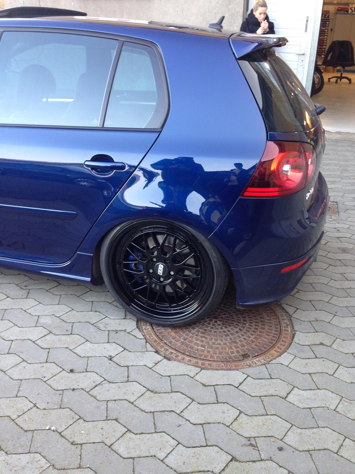 RH ZW3 Projekt @ Scirocco Black on Black - Min vens R32 med luftundervogn fik også lige en klat maling! Det spiller ;-) billede 26