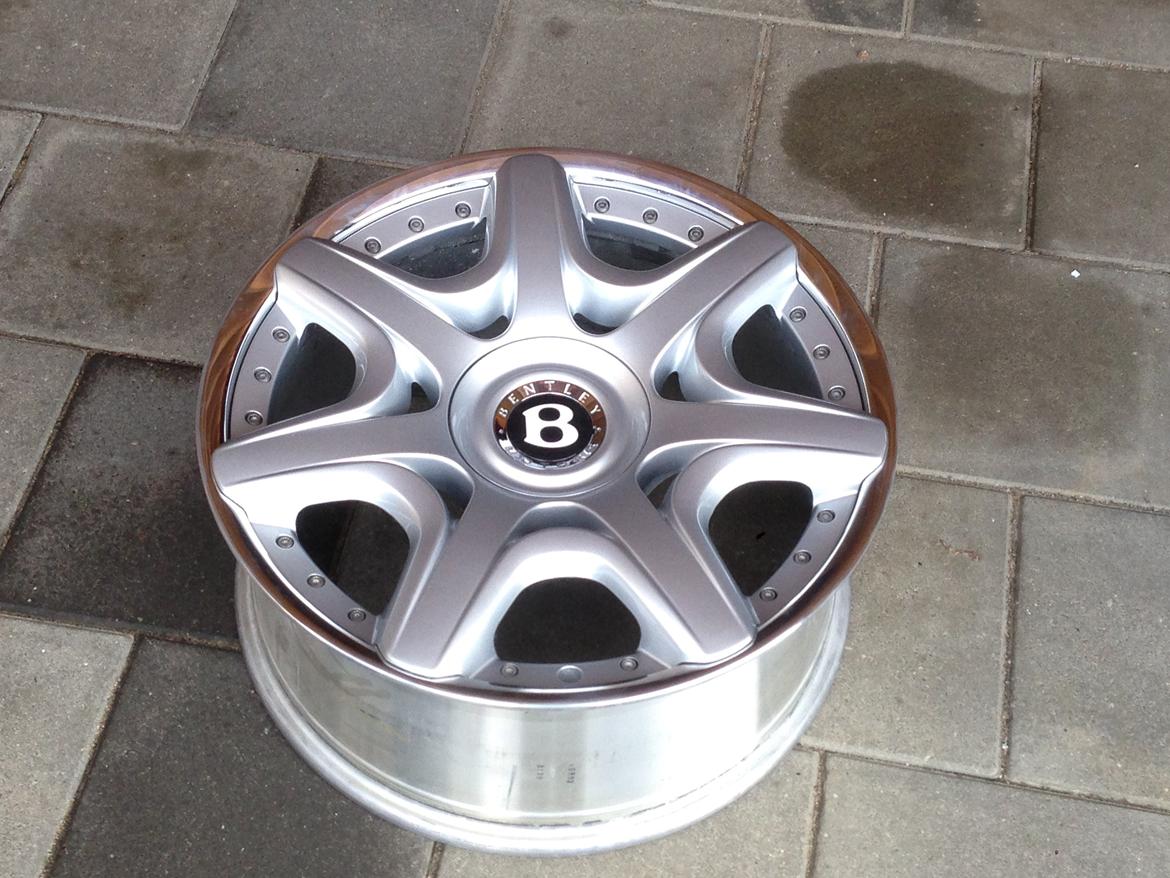 Renovering af Bentley fælge billede 13