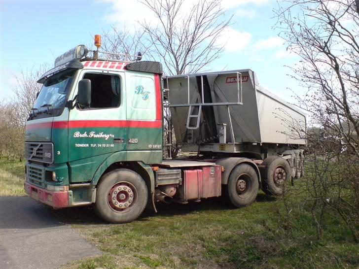Mine lastbiler gennem tiden - Min herlige grusbil.... en volvo FH12 med fuld luft, og chippet til 520hk... for dælen den kunne arbejde billede 16