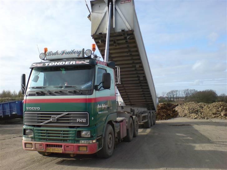 Mine lastbiler gennem tiden - Min herlige grusbil.... en volvo FH12 med fuld luft, og chippet til 520hk... for dælen den kunne arbejde billede 17