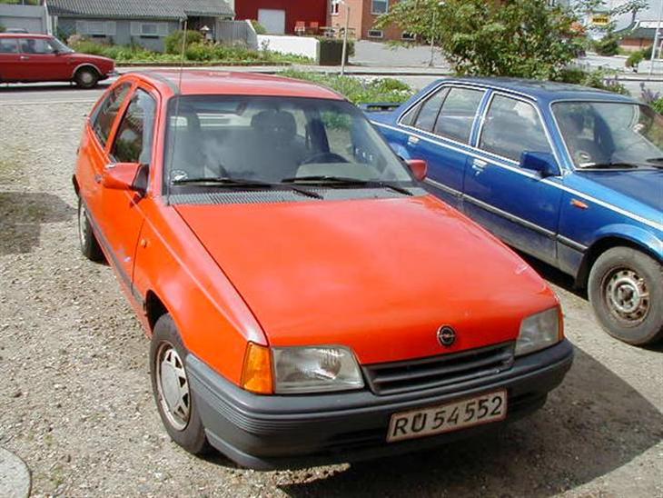 {{currentPhoto.altText}} billede {{currentPhoto.number}}