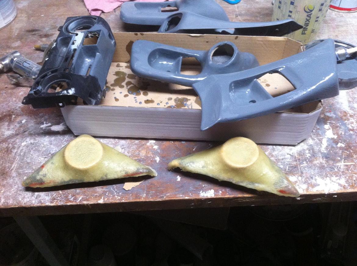 Carina E-xtreme - Kabinedele malet med filler, samt de nye, mindre front diskanter billede 172