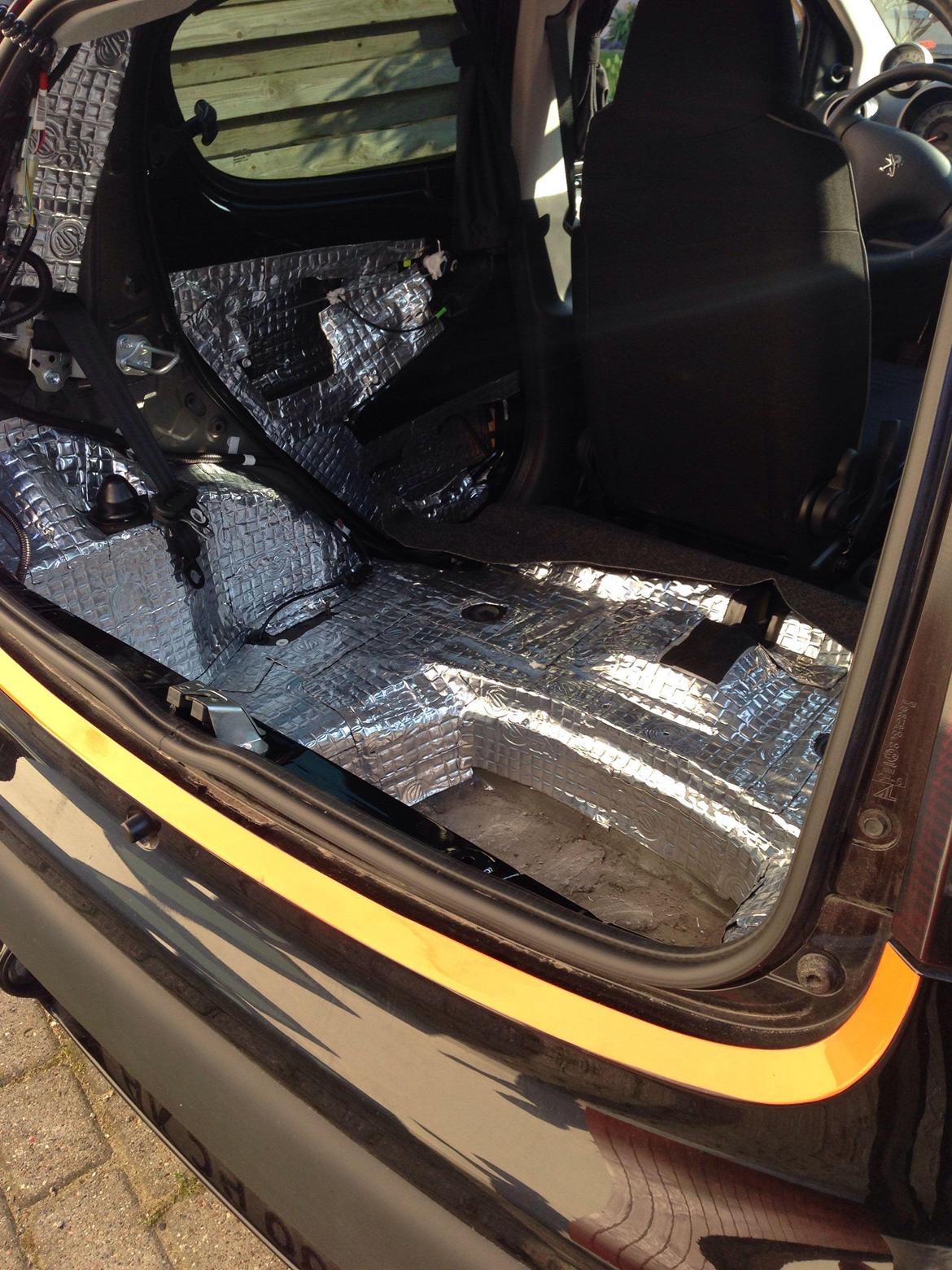 Lydisolering Peugeot 107  billede 2