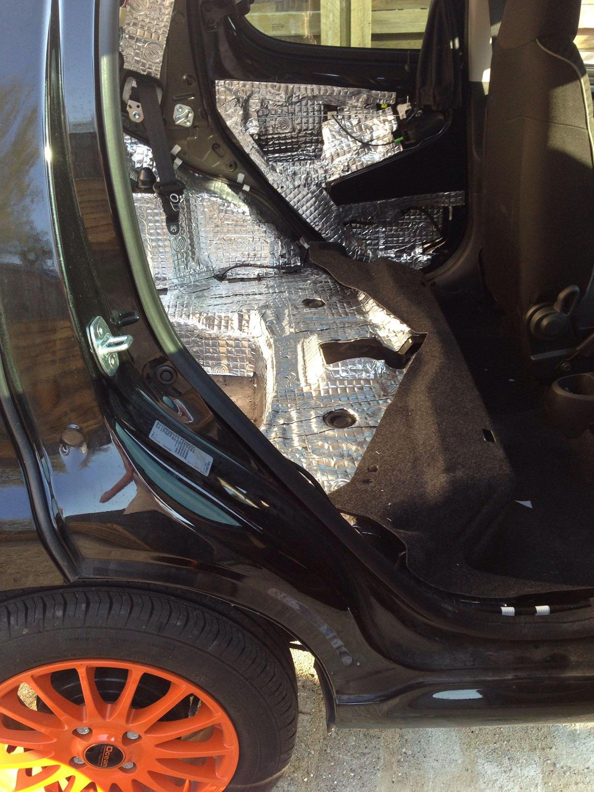 Lydisolering Peugeot 107  billede 3