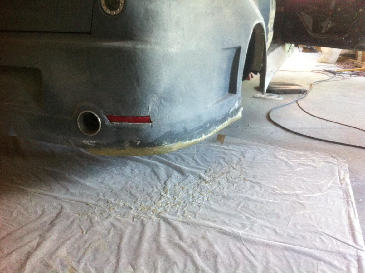 Carina E-xtreme - Underkant på bagkofanger rettes til og skal gøres pæn billede 174