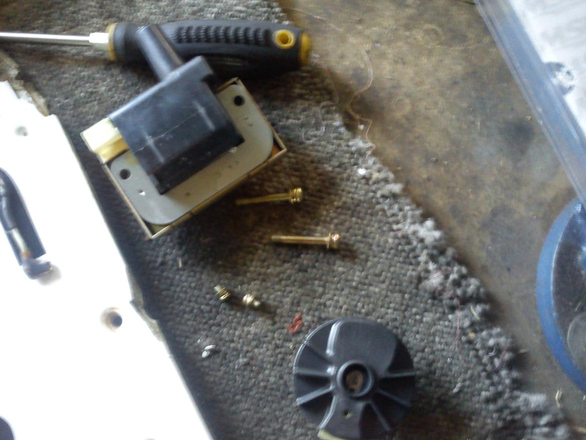 Montering af MSD tænding - Honda Accord Type R - den gamle tændspole og roter. billede 7