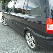 opel zafira 2.2 dti opc-line.