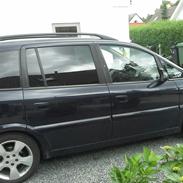 opel zafira 2.2 dti opc-line.