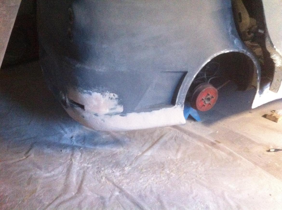 Carina E-xtreme - Arbejder stadig på underkanten af bagkofangeren billede 184