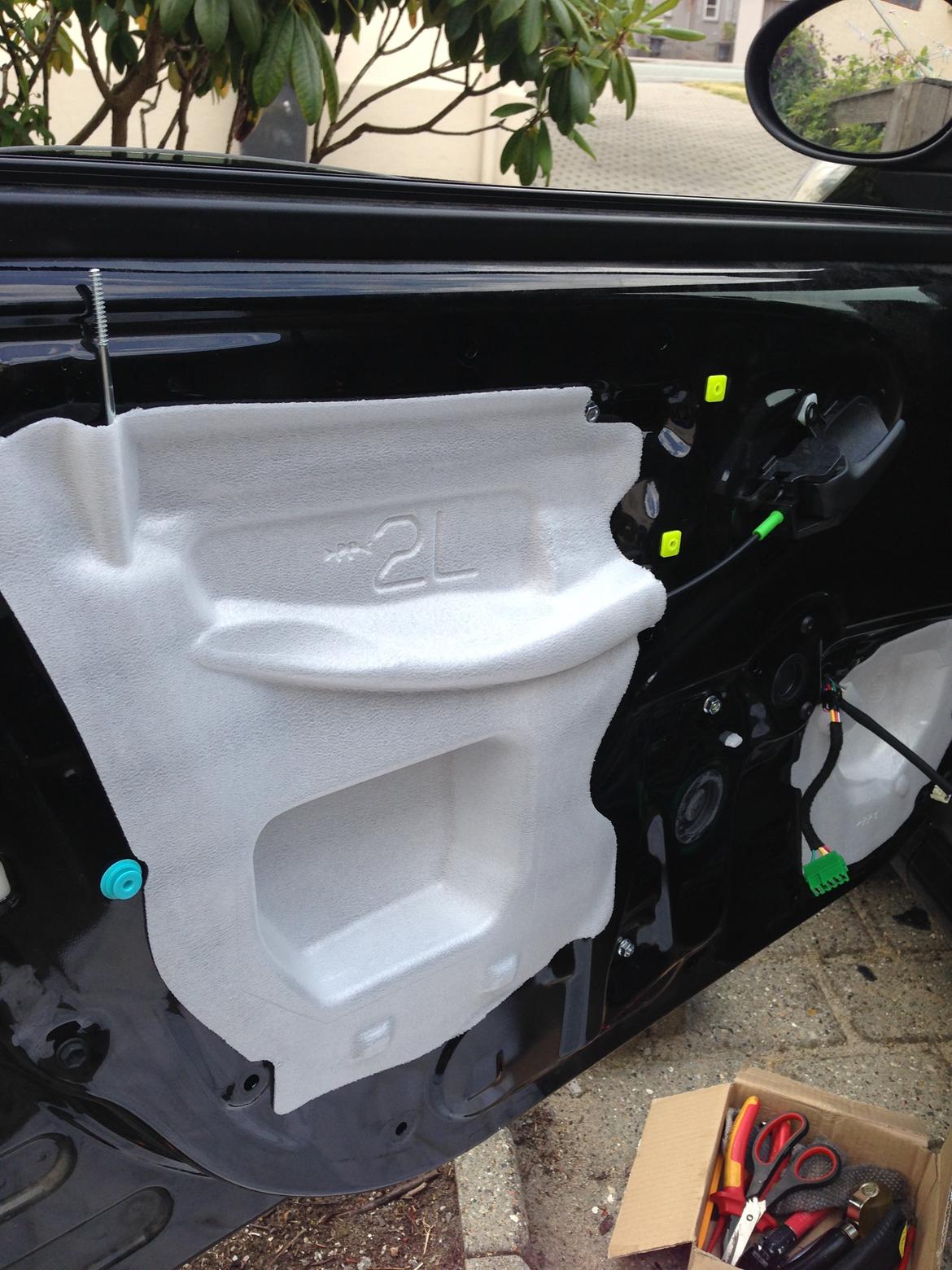  Lydisolere dør.. 107/aygo/c1 - Flamingoet beskytter imod regn og skidt ikke kommer ind i bilen .. i dette tilfælde fjerner jeg det :) billede 4