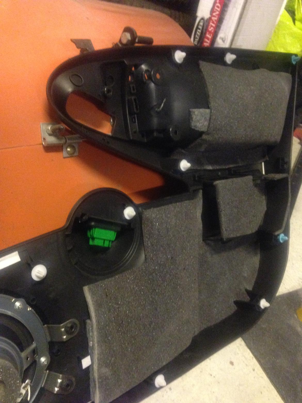  Lydisolere dør.. 107/aygo/c1 - Færdig.. Også er bare at samle døren og glæd dig over at der kun er 3 døre tilbage :)  billede 16