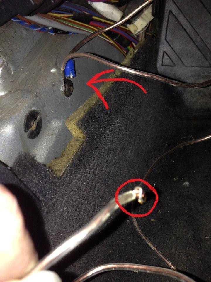 LED bånd (Monterings vejledning) - Find et sted på bilens karosseri og træk stel fra op til on/off knappen billede 6