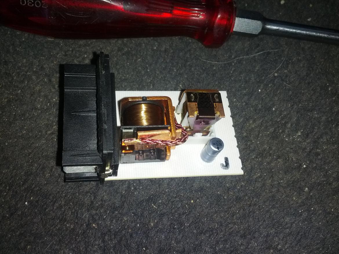 Opel Corsa B kørelys / Relæ - Relæ åbnet billede 6