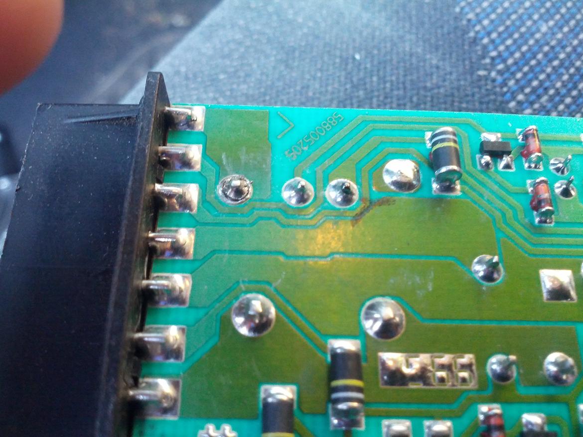 Opel Corsa B kørelys / Relæ - Her ses venstre øverst, lodning har sluppet billede 8