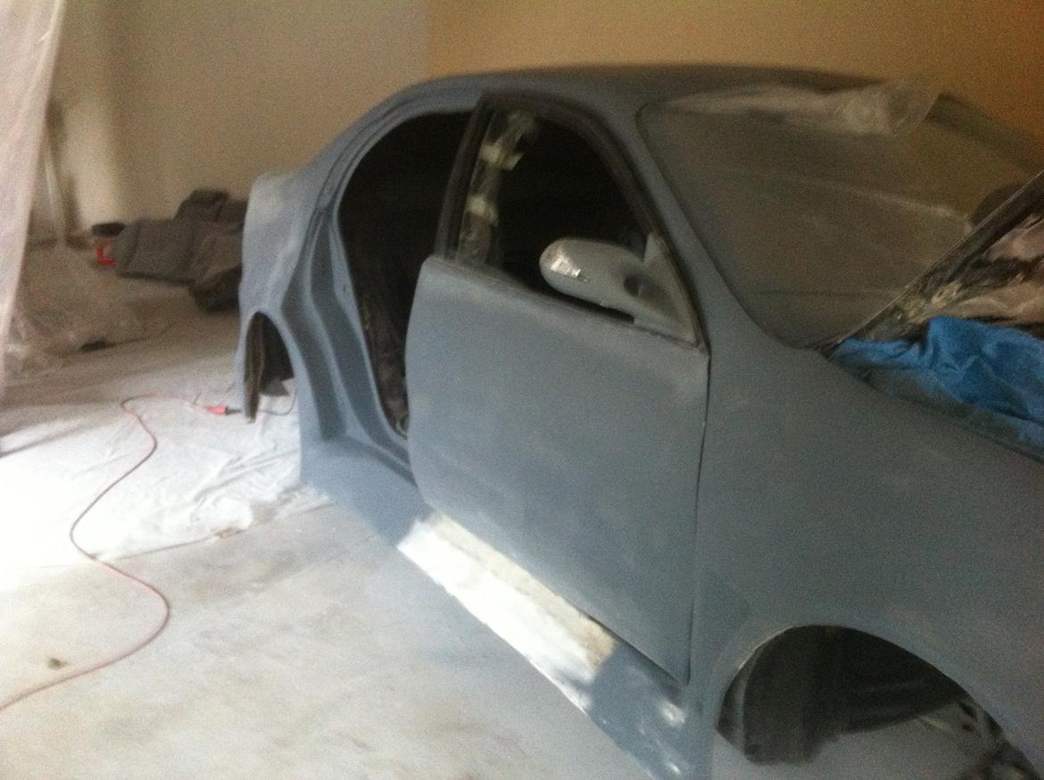 Carina E-xtreme - højre side næsten færdig, venstre klar. Er bare ved at løbe tør for primer/filler :-( billede 195