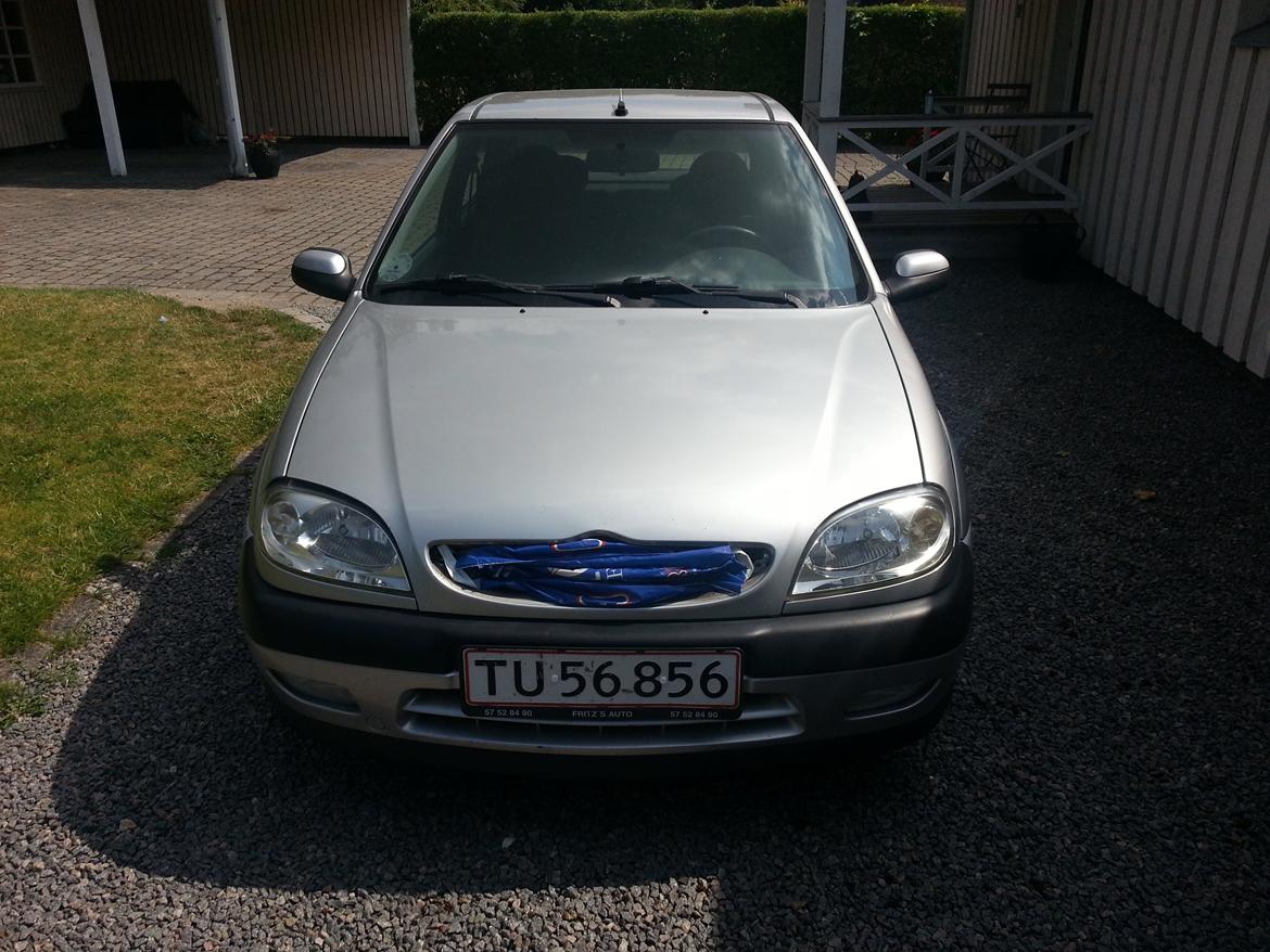 Maling af grill på min Citroen saxo  - jeg valgte at lave en lille rema grill imens jeg havde den anden af :) billede 4