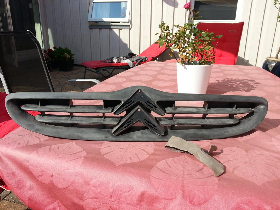 Maling af grill på min Citroen saxo  billede 7