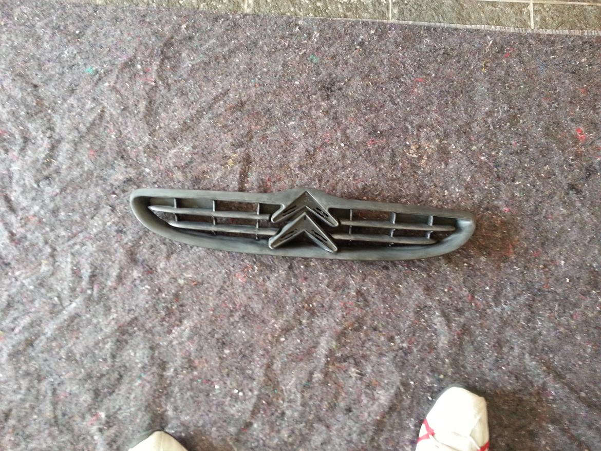 Maling af grill på min Citroen saxo  billede 9