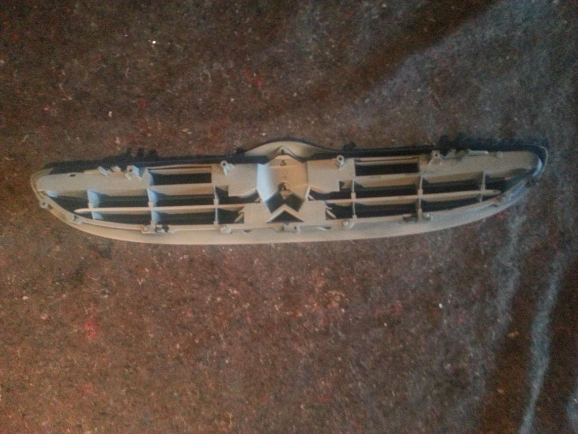 Maling af grill på min Citroen saxo  billede 12