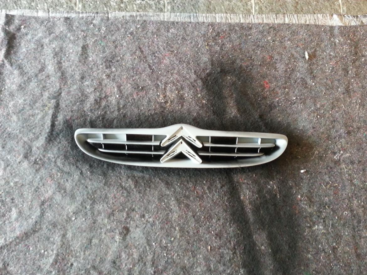 Maling af grill på min Citroen saxo  billede 13