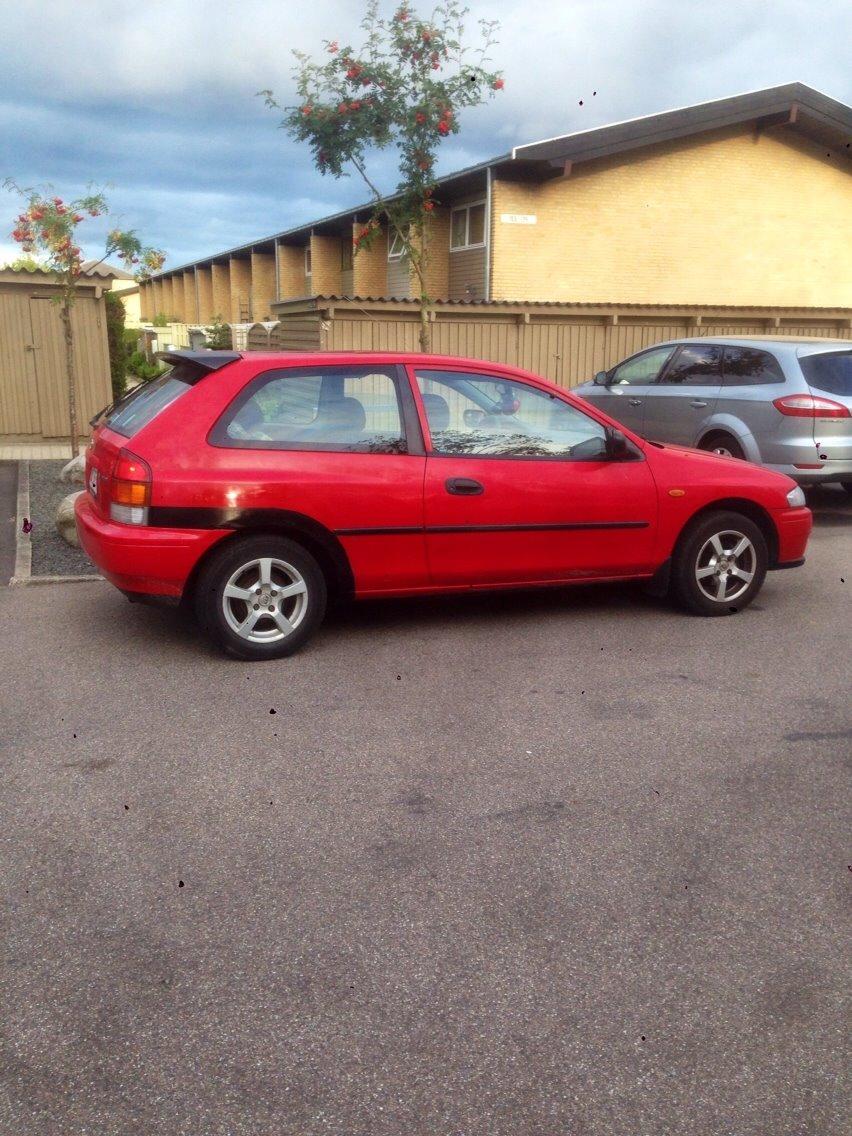 Mazda 323 sport 1.5 billede 1