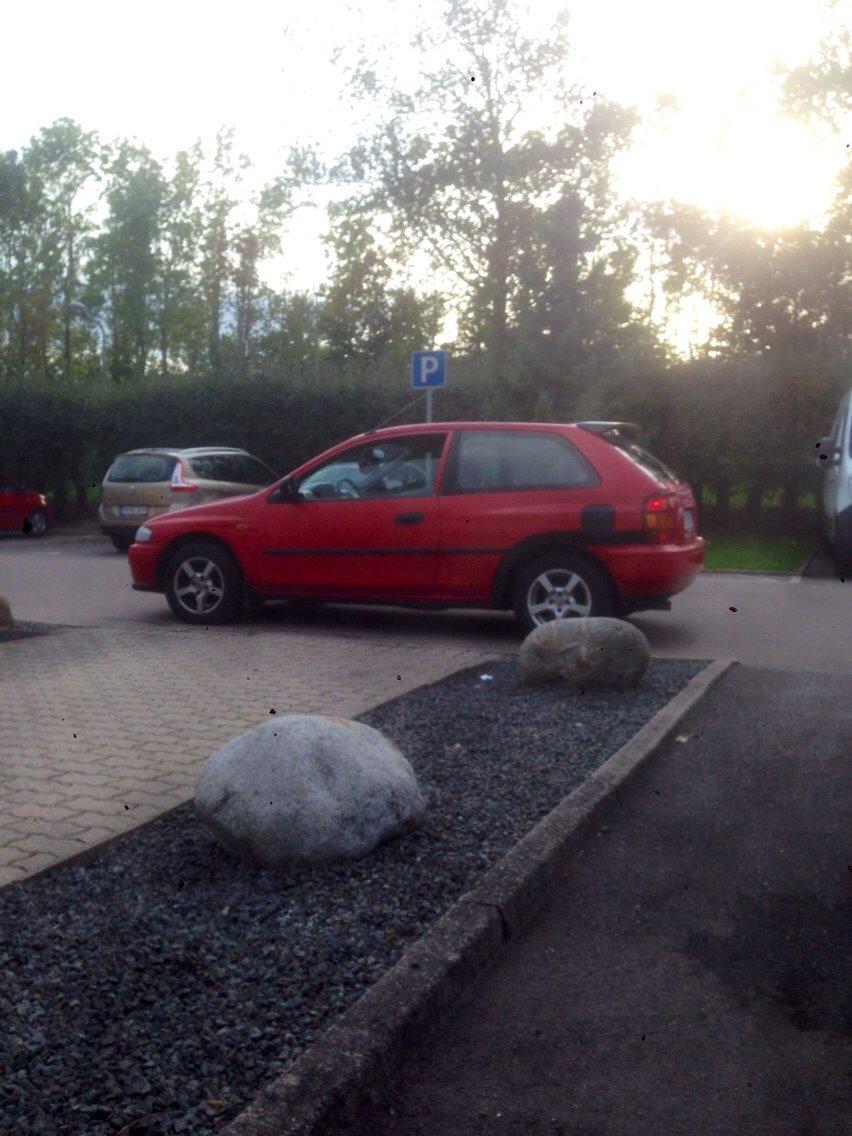 Mazda 323 sport 1.5 billede 3