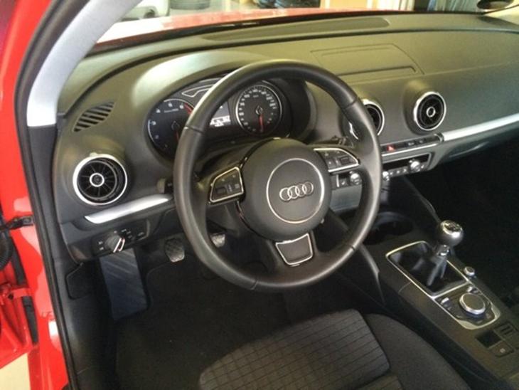 {{currentPhoto.altText}} billede {{currentPhoto.number}}