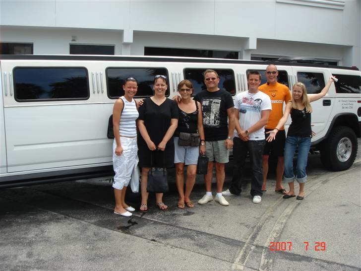 Lige på rundtur i miami i en hummer-limo  billede 1