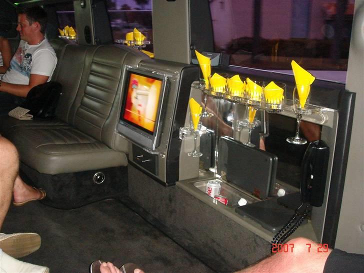 Lige på rundtur i miami i en hummer-limo  billede 3
