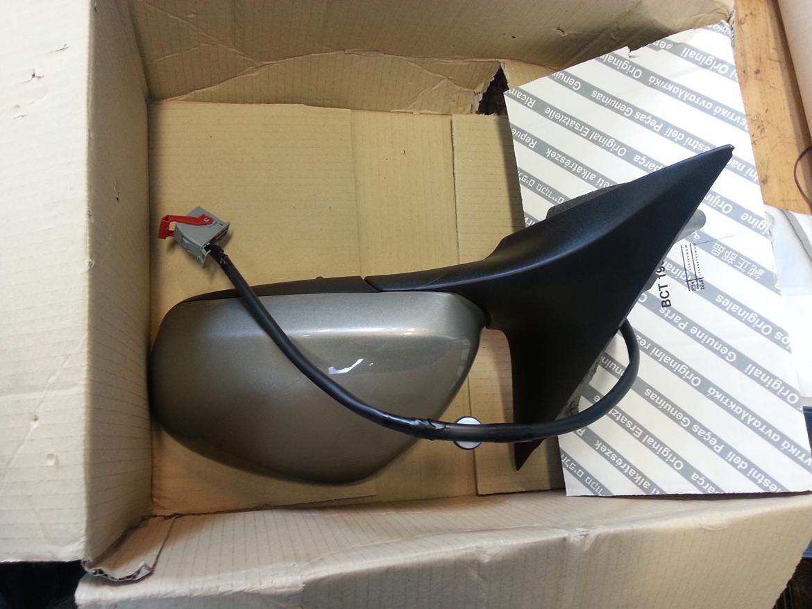 Alfa Romeo 159 Sportwagon - Man er sgu lidt handikappet uden sit venstre spejl, så jeg var glad, da det endelig kom :D billede 39