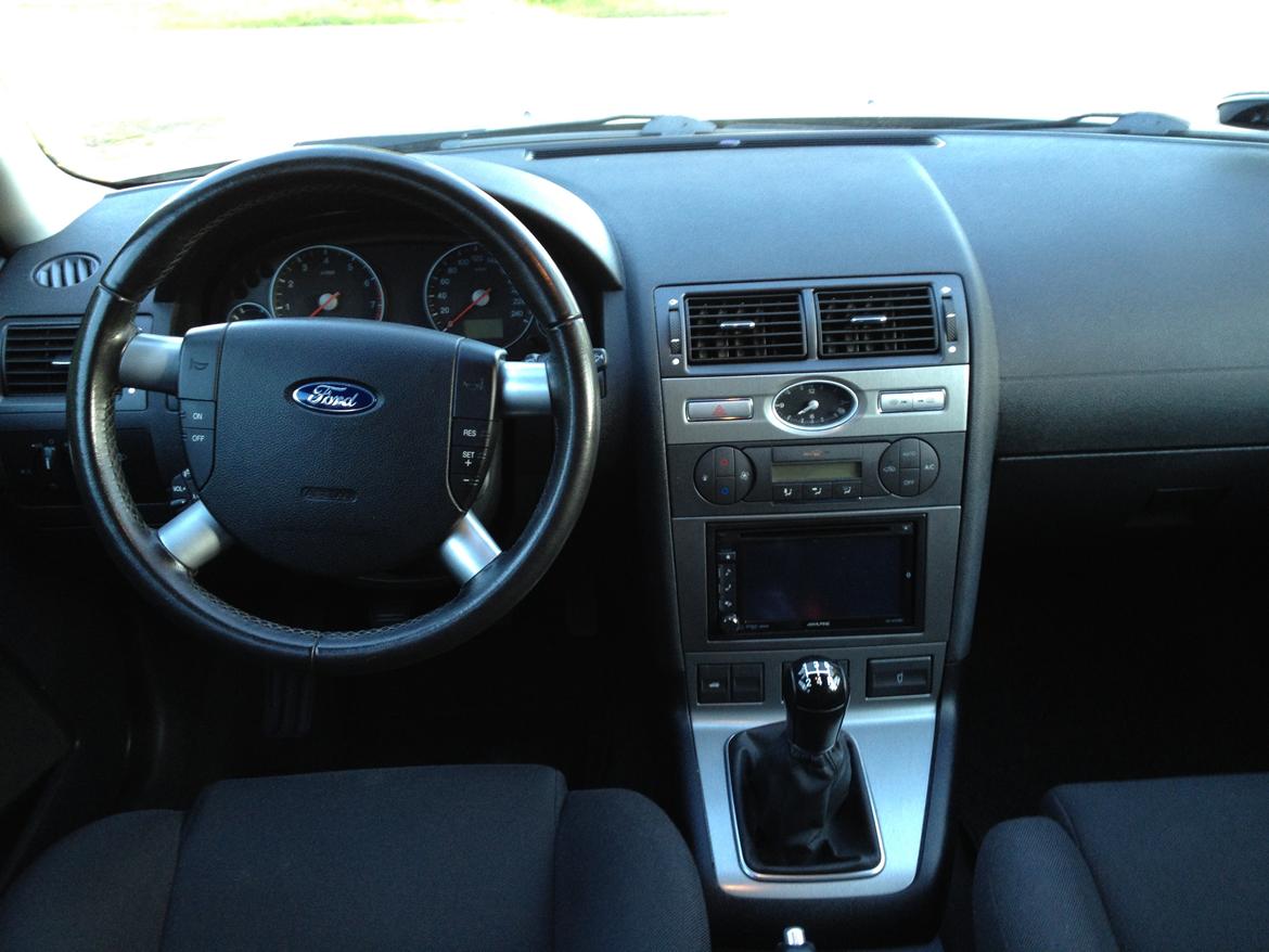 Lyddæmpning af Ford Mondeo Mk3 stc. billede 5