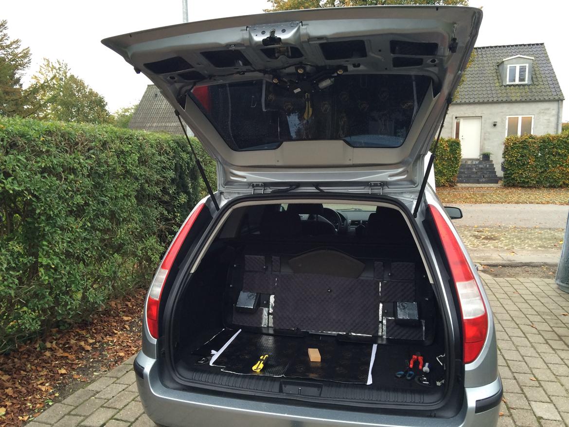 Lyddæmpning af Ford Mondeo Mk3 stc. billede 12