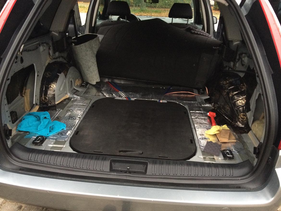 Lyddæmpning af Ford Mondeo Mk3 stc. billede 25