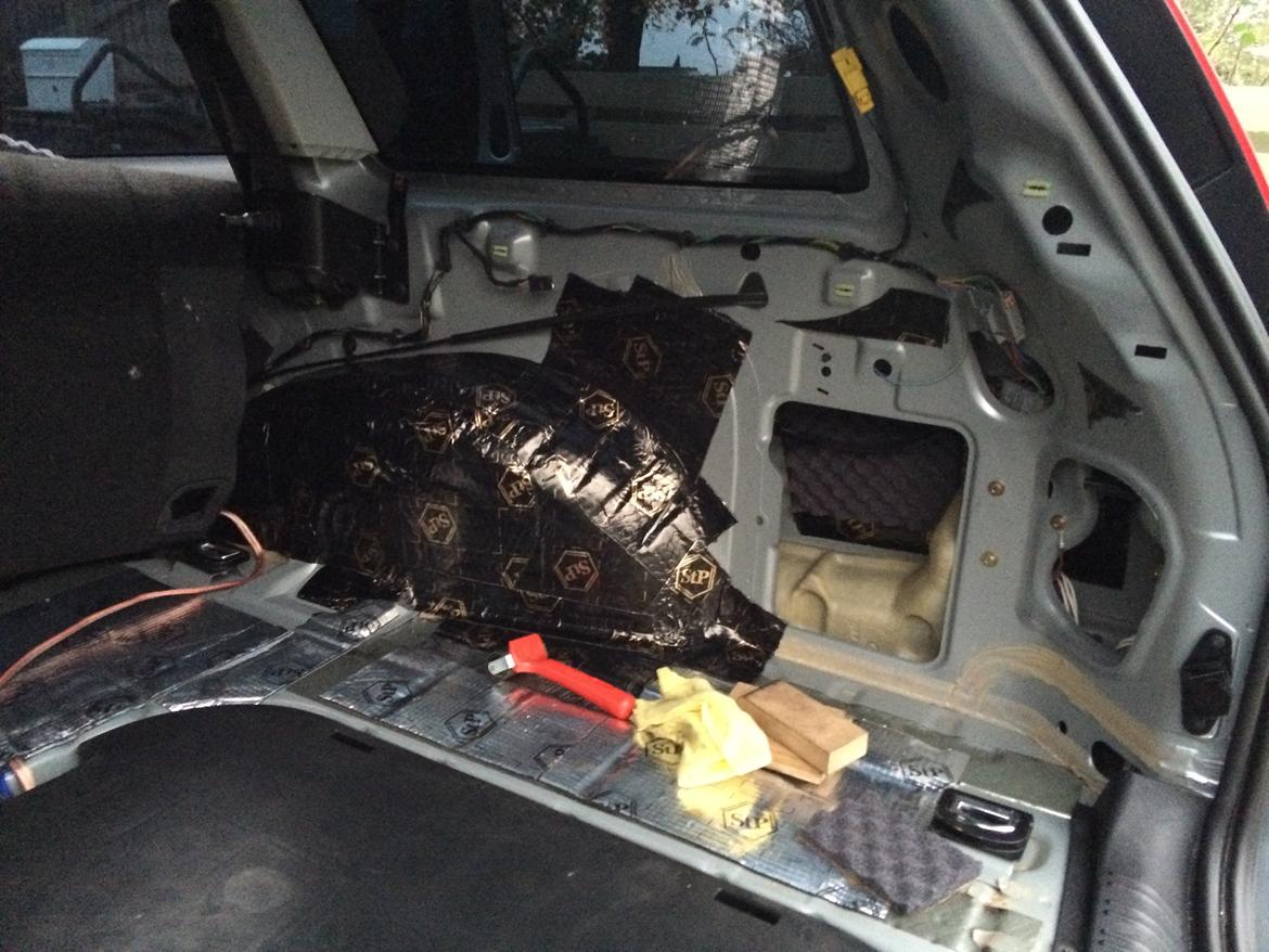 Lyddæmpning af Ford Mondeo Mk3 stc. billede 26