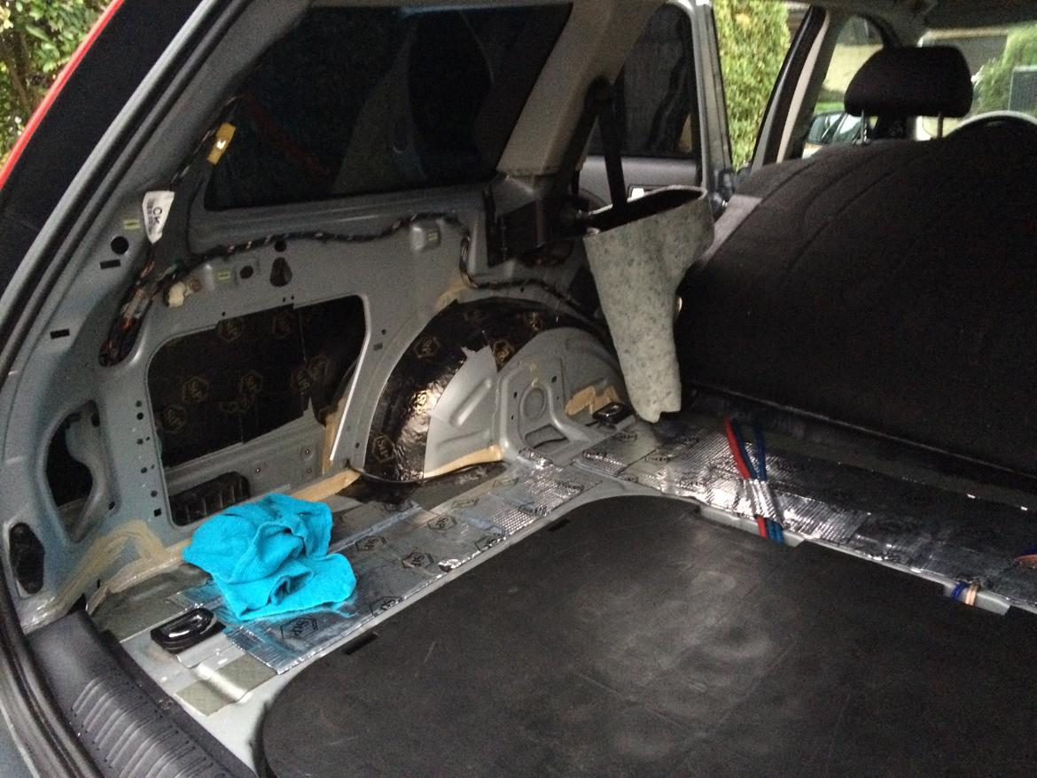 Lyddæmpning af Ford Mondeo Mk3 stc. billede 27