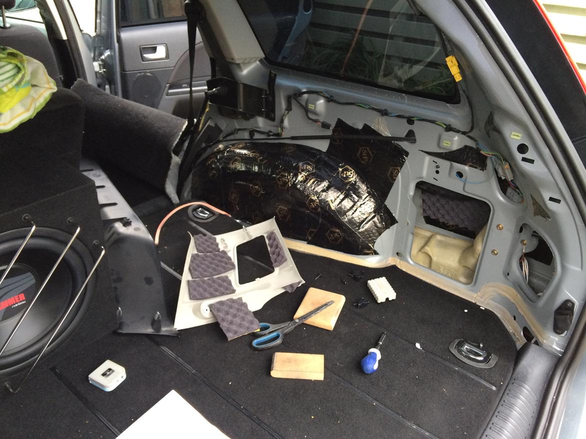 Lyddæmpning af Ford Mondeo Mk3 stc. billede 24