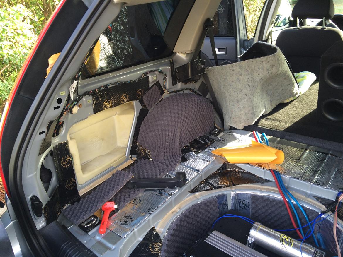 Lyddæmpning af Ford Mondeo Mk3 stc. billede 31