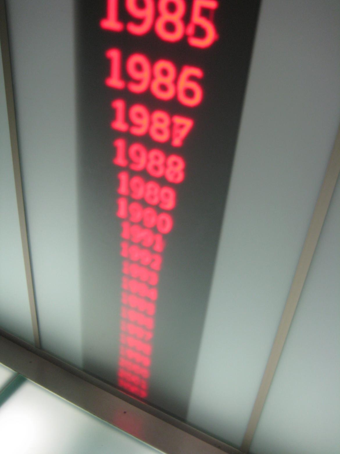 Random Audi Museum Tyskland.. - Fede elevatore i Audi Museum - alt afhængig af etage, så skiftede årtallene så det passede med årgangene på biler på den etage man nu valgte :) billede 12