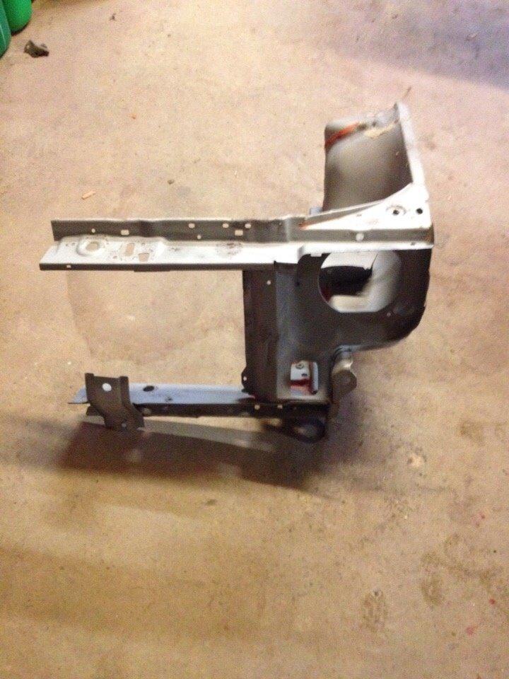 Fiat Uno Turbo 200 hk + projekt  - ny front til bilen pga den gamle var skadet og efterfølgede rigtig dårligt lavet ( med gamle mætrikker svejst i for at udligne ) billede 45