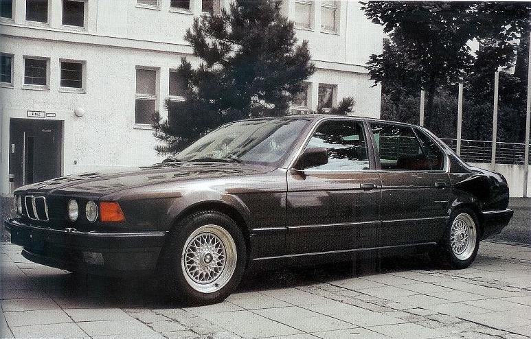 BMW Prototype: E32 767iL V16 "Goldfish" billede 4