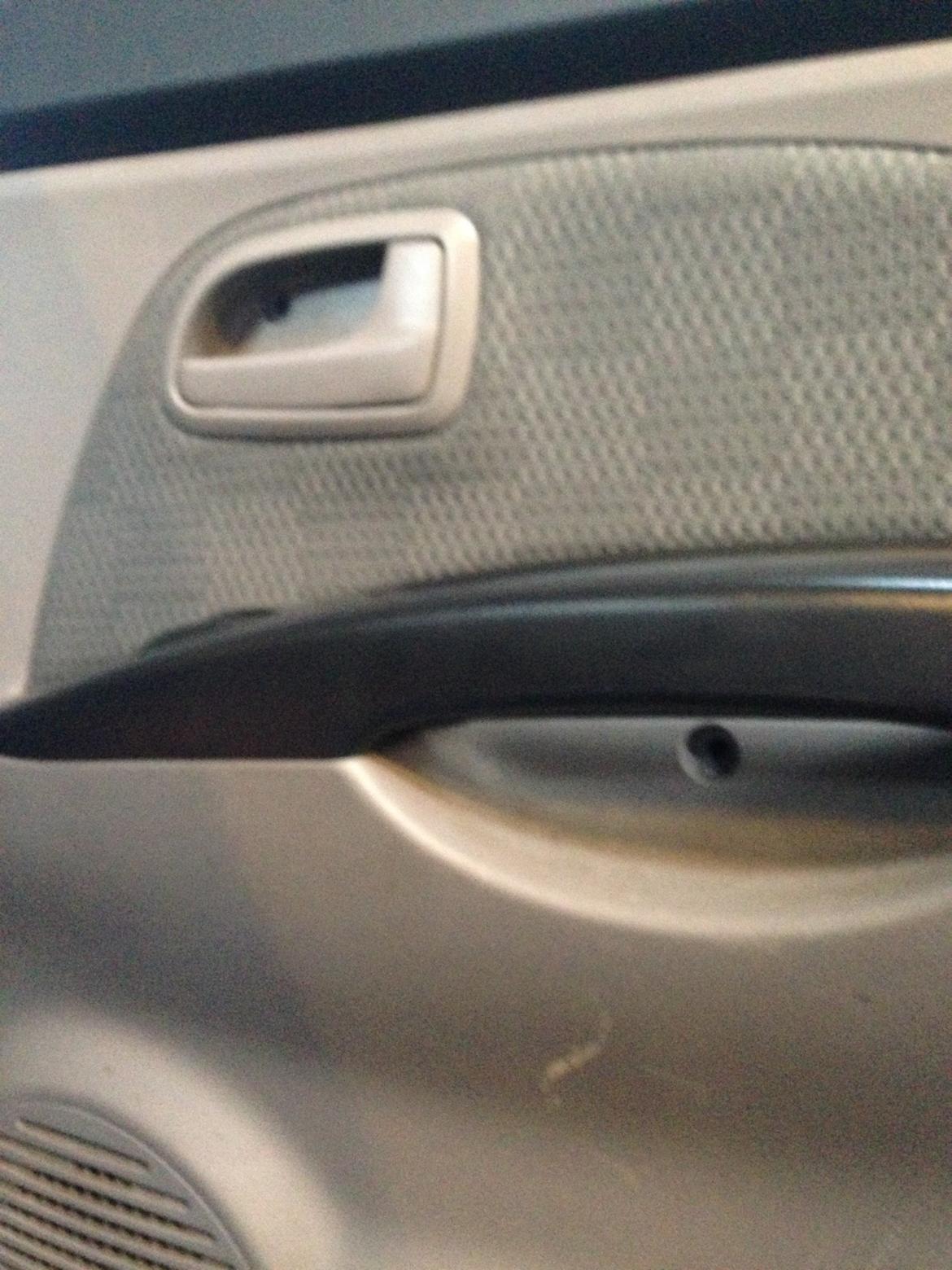 Kia Picanto BA dør højtalere 6,5" - skrue i dørhåndtag og ved armlæn billede 1