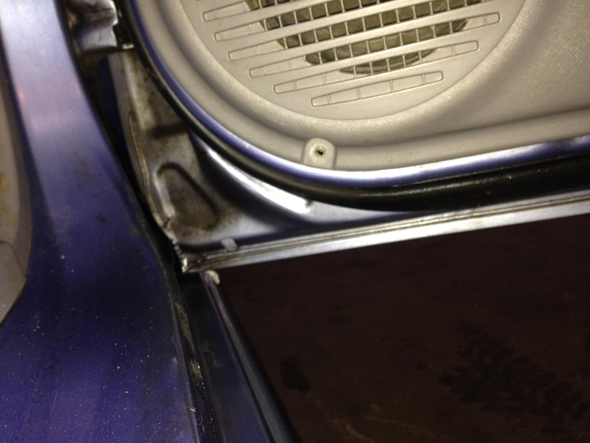 Kia Picanto BA dør højtalere 6,5" - skrue ved dørhøjtaler billede 3