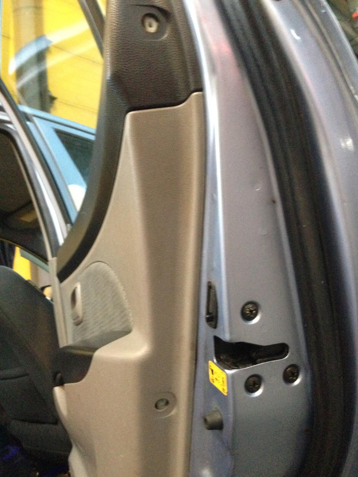 Kia Picanto BA dør højtalere 6,5" - 2 skruer ved låse siden. billede 2