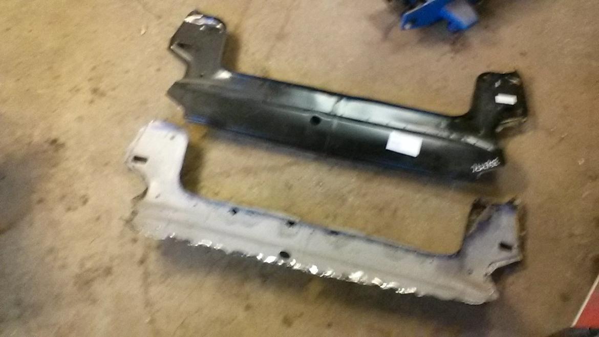 Fiat Uno Turbo 200 hk + projekt  - Så kom det nye bagpanel endelig hjem og det gamle kunne fjernes  billede 62